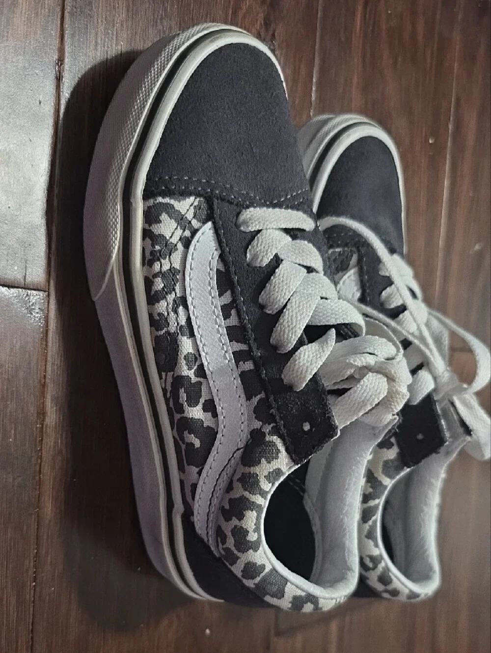Vans Black and White Kids Skate Sneakers with Pattern